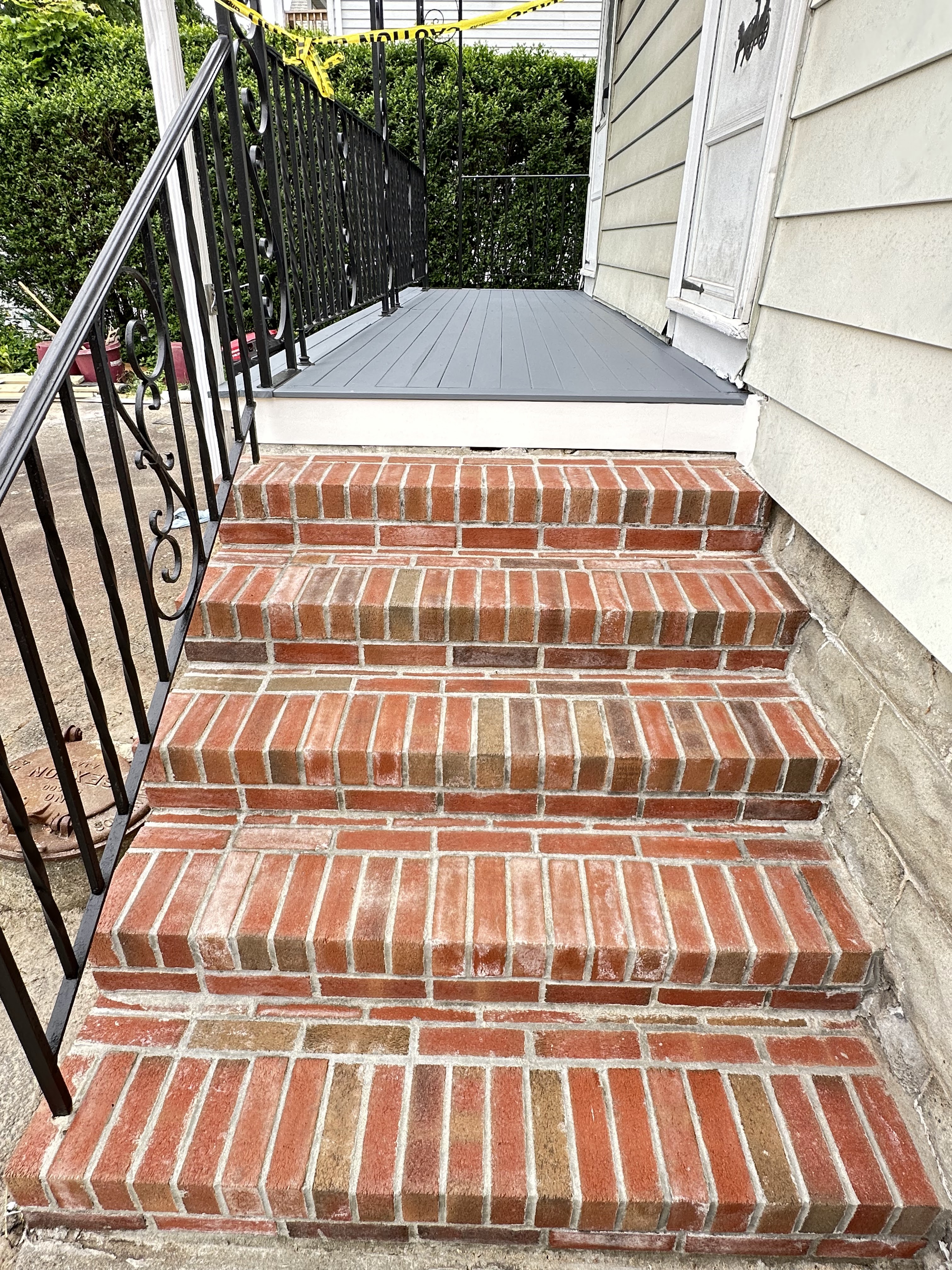 Deck staining transformation with rich color and outdoor-ready protection