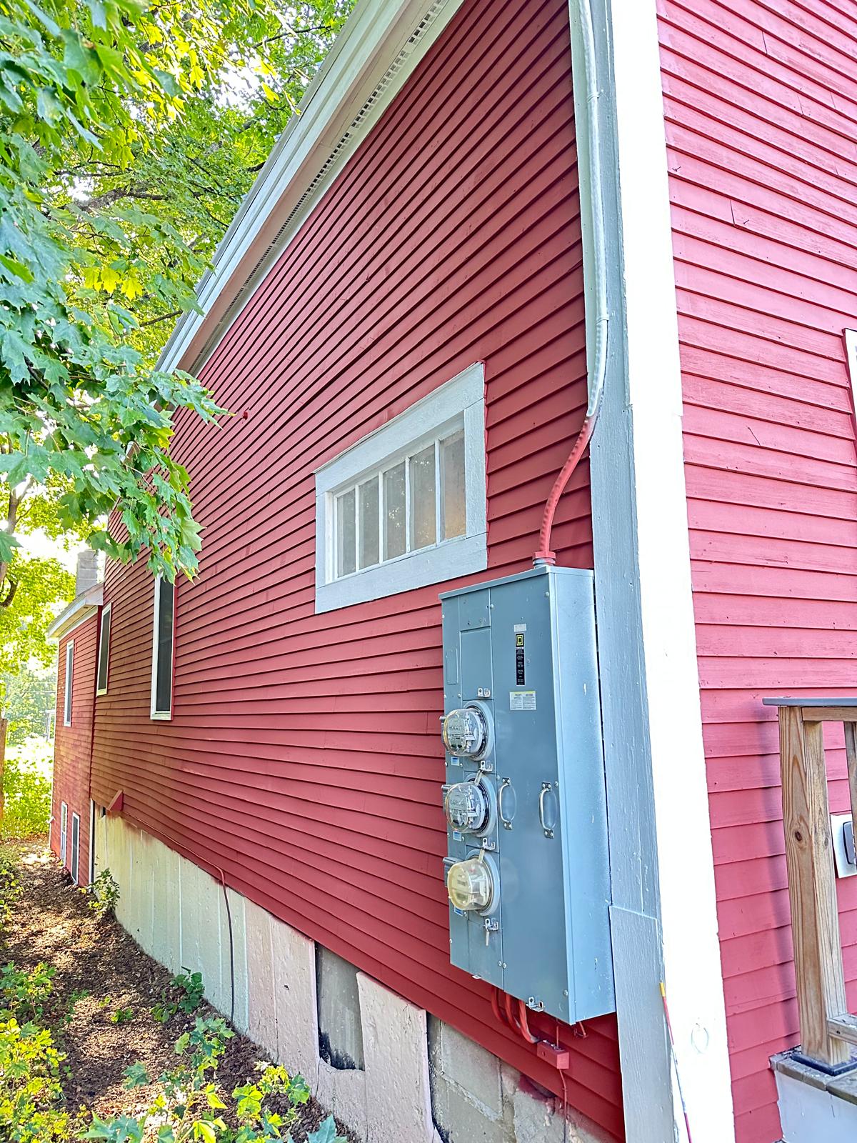Fence staining project with uniform natural wood tone