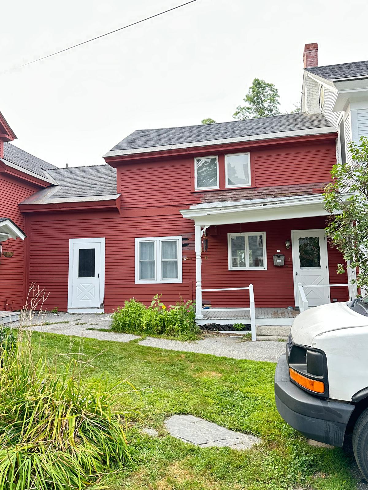 Fence staining project with uniform natural wood tone